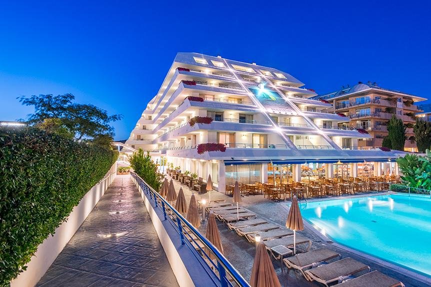Ontdek Hotel Montemar, een schitterend hotel gelegen aan de boulevard van Santa Susanna op ca. 150m van het strand.