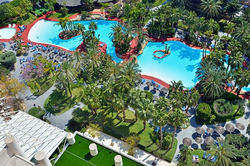 Modern hotel gelegen in de wijk Rincon de Loix