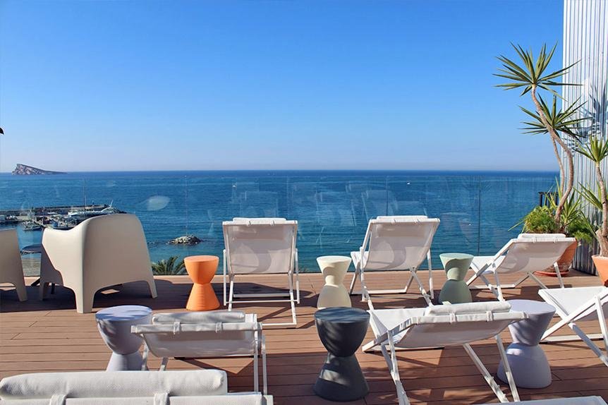 Gemoedelijk hotel op 30m van het Poniente strand